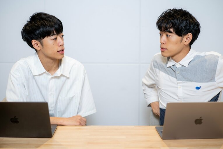 Numberカメラマンが撮り下ろした東問・東言兄弟の特別フォト集！【スワイプするとそのほかの写真もご覧になれます】　©Nanae Suzuki