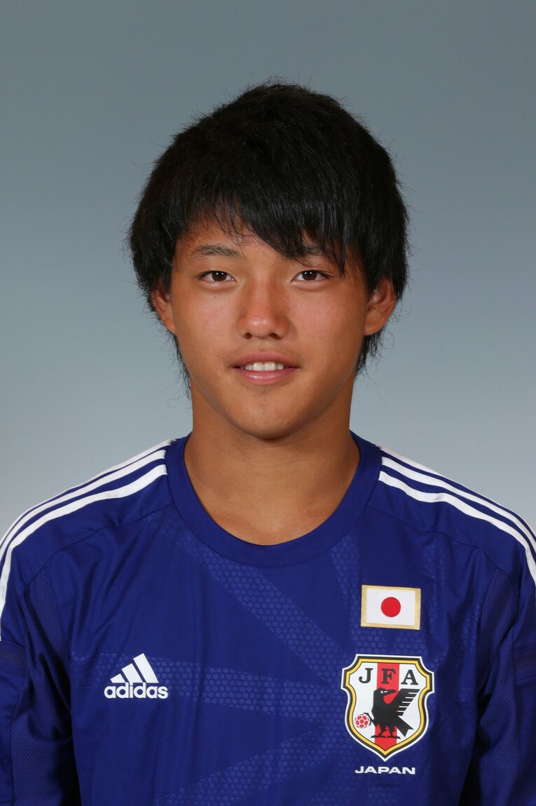 2014年、15歳のときの堂安（写真はU-16日本代表で）　©AFLO