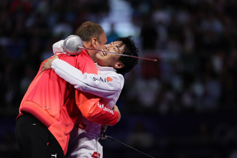 男子エペ個人決勝、加納虹輝vs.ヤニック・ボレル　©JMPA