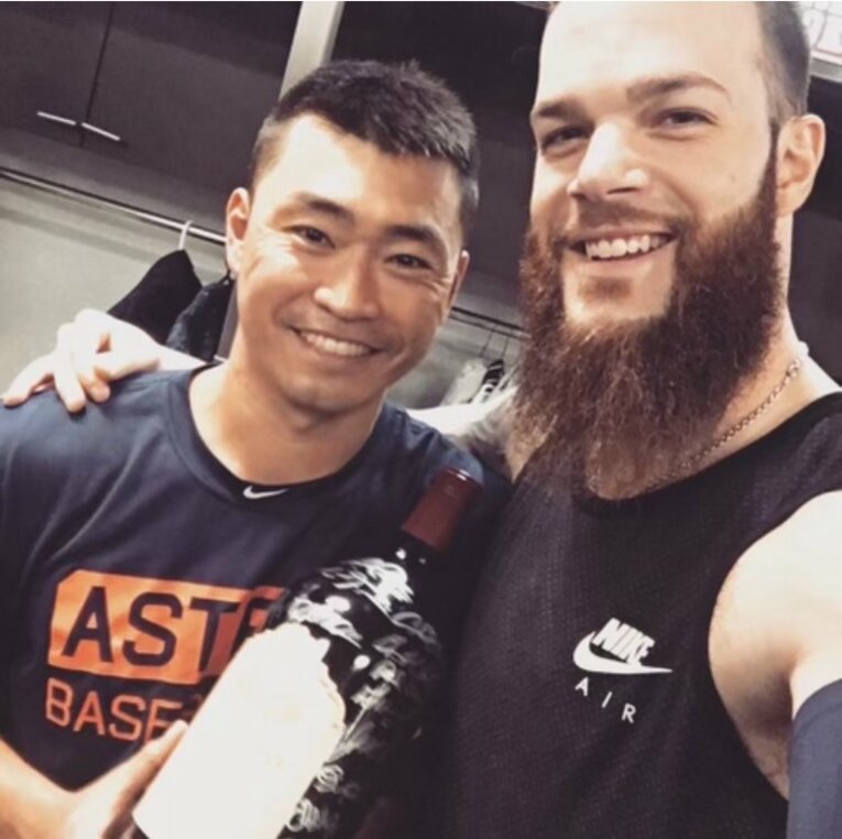 カイケルが今も大切に保存している青木との２ショット写真　©︎本人提供