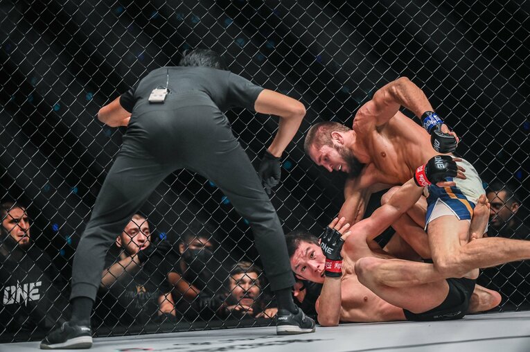 11月、新鋭イザガクマエフに完敗を喫した青木　©ONE Championship