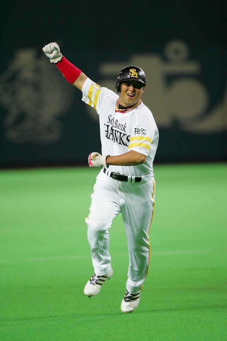 2004年に平成唯一の三冠王を獲得した松中信彦　©Hideki Sugiyama