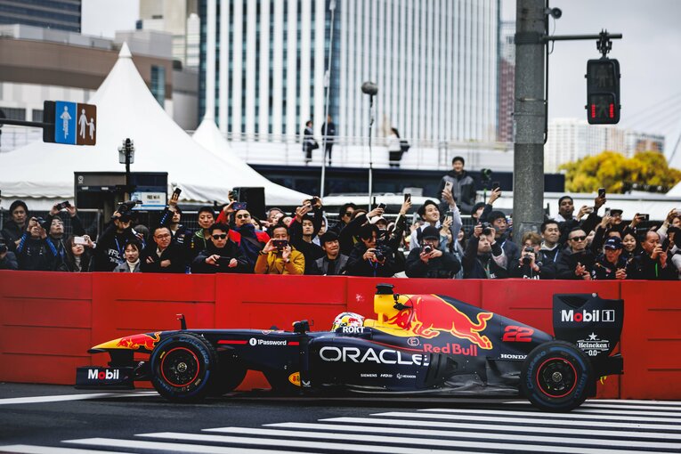 ファン、メディアが詰めかけたお台場のショーラン　©Kiichi Matsumoto