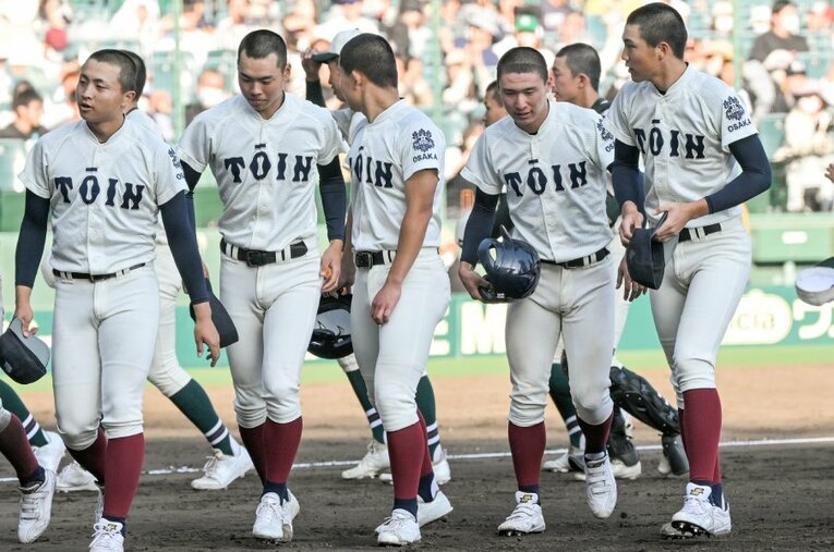 昨秋の神宮大会の連覇から一転、センバツから春先にかけて敗けがつづく大阪桐蔭。今の状況をどう考えるべきか ／ photograph by Nanae Suzuki