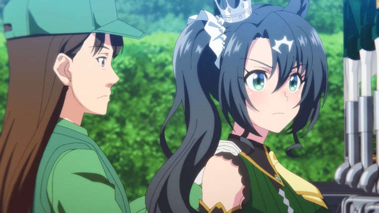 史実同様、スタッフがゲート入りを手伝う格好となったサトノクラウン　©2023 アニメ「ウマ娘 プリティーダービー Season 3」製作委員会