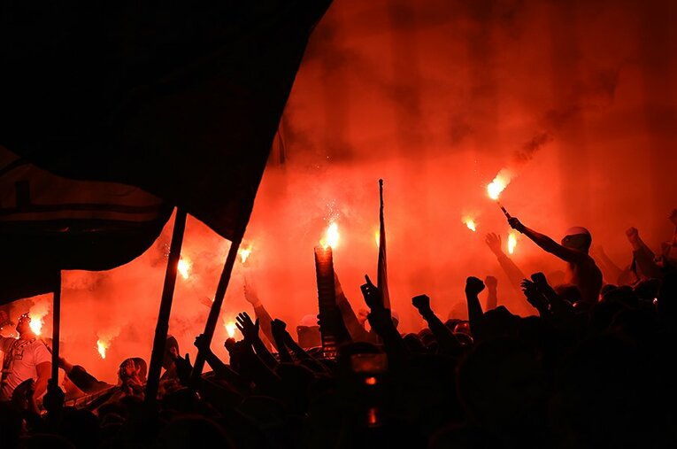 大迫勇也擁するブレーメンが戦ったポカール1回戦、“いつもの”本拠地は、デルメンホルストサポーターの熱狂に包まれた。 ／ photograph by Getty Images