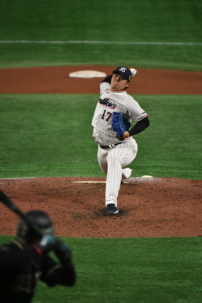 今やリーグを代表する中継ぎ投手に成長したヤクルト清水昇も國學院大OB　©︎Hideki Sugiyama