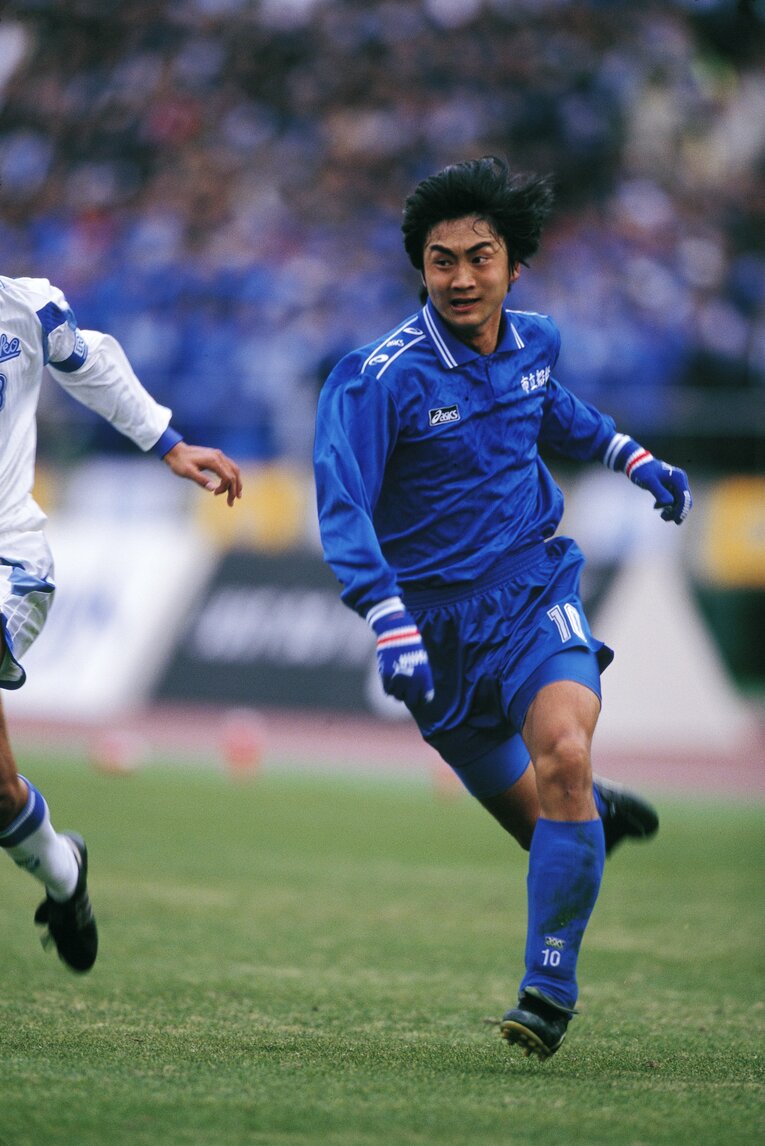 第75回全国高校サッカー選手権・決勝で中村俊輔を擁する桐光学園高を決勝で破り、自身2度目の優勝を飾った市立船橋高・北嶋秀朗。得点王に輝いた　©︎Koji Aoki/AFLO SPORT