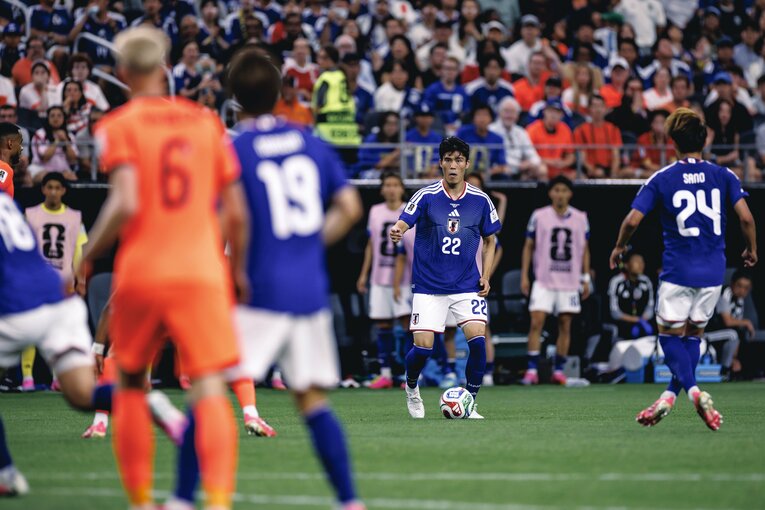 冨安は試合後のミックスゾーンでも充実の表情を浮かべていた　©Kiichi Matsumoto／JMPA
