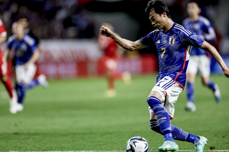 ペルー戦の63分、左サイドで抜け出した三笘薫　©Kiichi Matsumoto