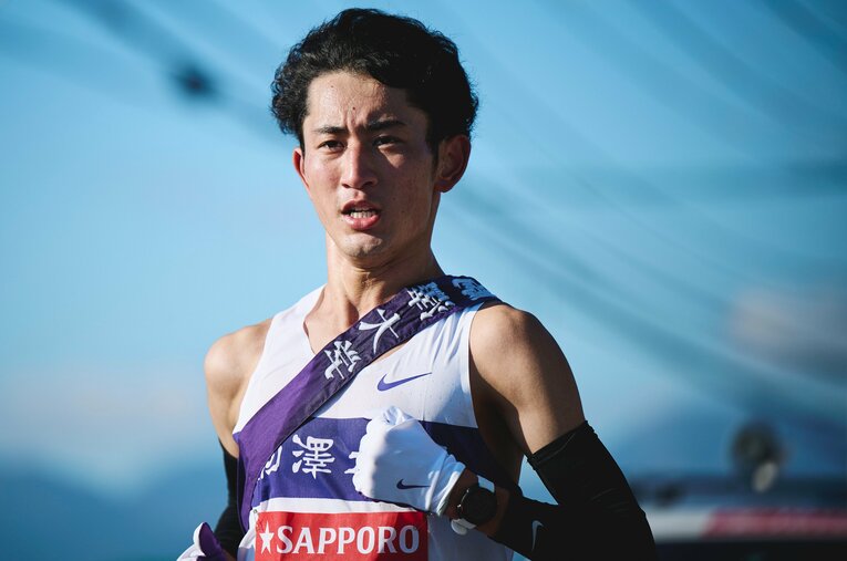 この3月で駒大を卒業する白鳥哲汰。箱根路を2度走った実力派のランナーだが、大学4年間は決して順風満帆ではなかった ／ photograph by Yuki Suenaga