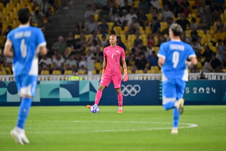 イスラエル戦での小久保玲央ブライアン　©Takuya Nakachi/JMPA