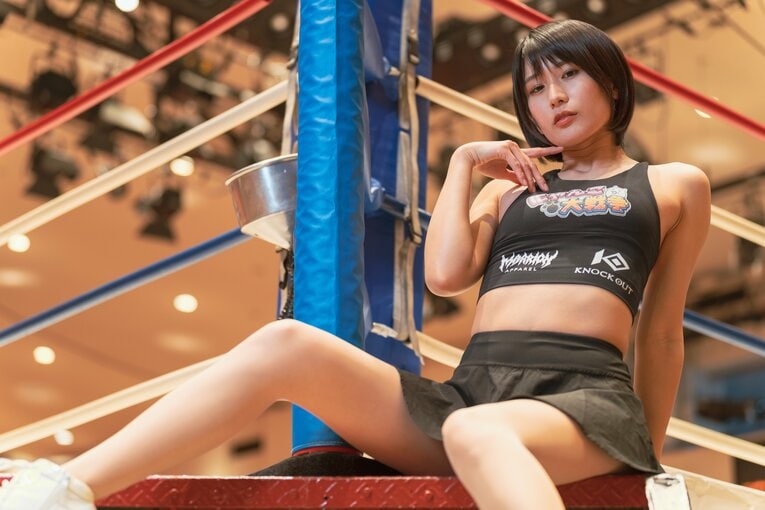 「“ラウンドガール不要論”をどう思う？」人気ラウンドガール・来栖うさこに“グラドル界と格闘技”の関係を聞いてみた〈特別グラビア〉(13)