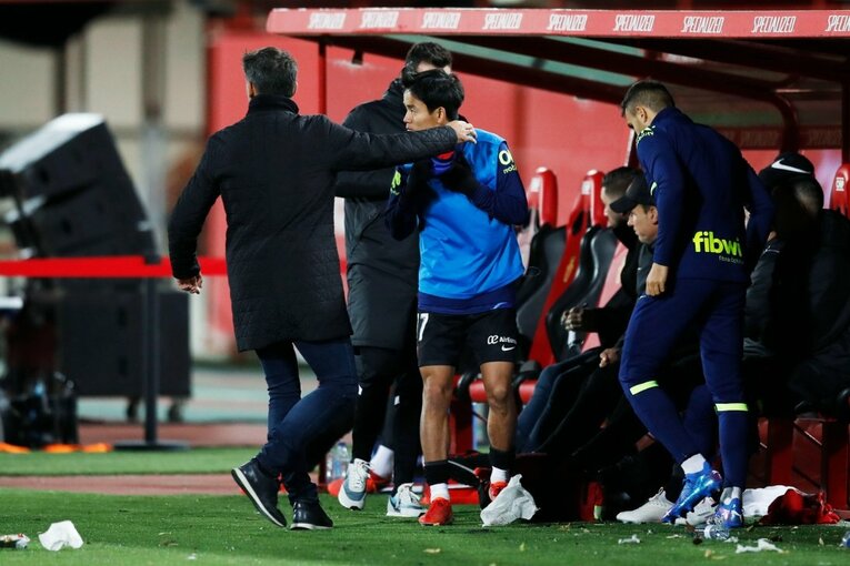 久保建英はなぜ“前節決勝点”なのに途中出場、ボールが回ってこなかったか… “試合展開と悪天候の不運”とは〈撮影者の視点〉(25)