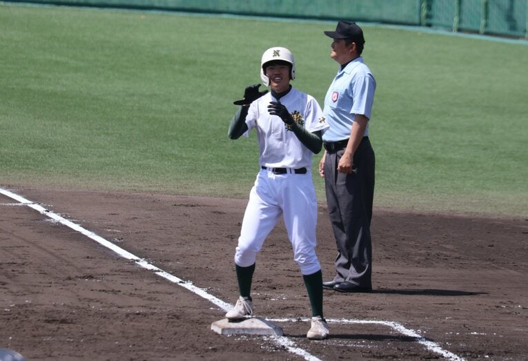 神戸学院大付戦でチーム初安打を放った4番・田中壮太郎　©︎Fumi Sawai