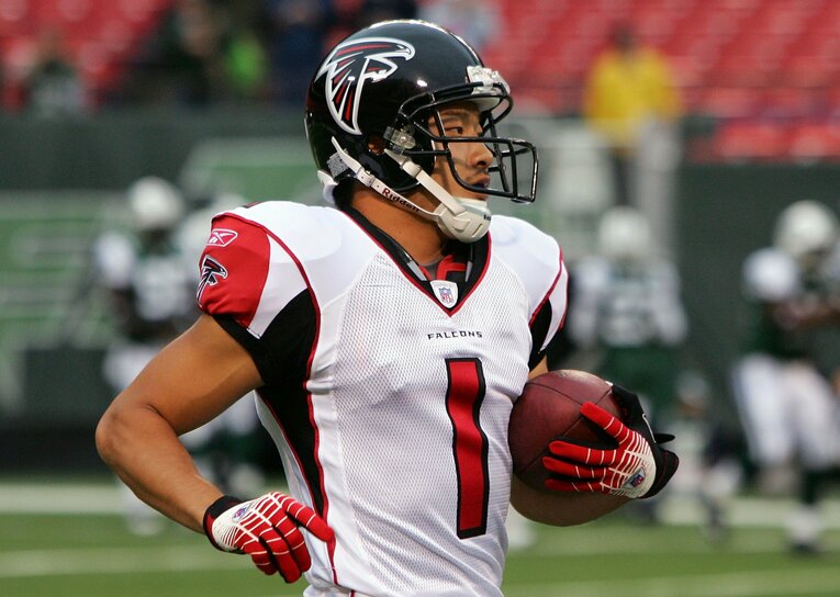 NFLアトランタ・ファルコンズのユニフォームに身を包む木下（2007年撮影） ©Getty Images