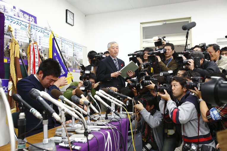 指名後、会見を行った菊池雄星　©Tamon Matsuzono