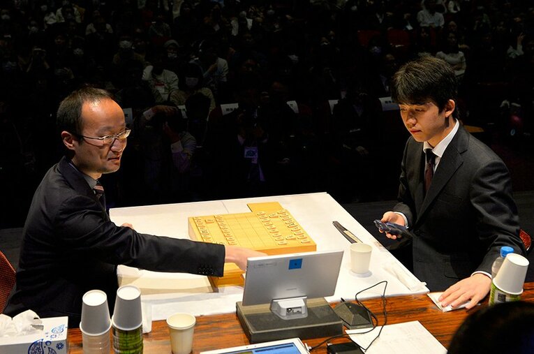 渡辺明vs.藤井聡太／朝日杯将棋オープン戦 ／ photograph by Takashi Shimizu