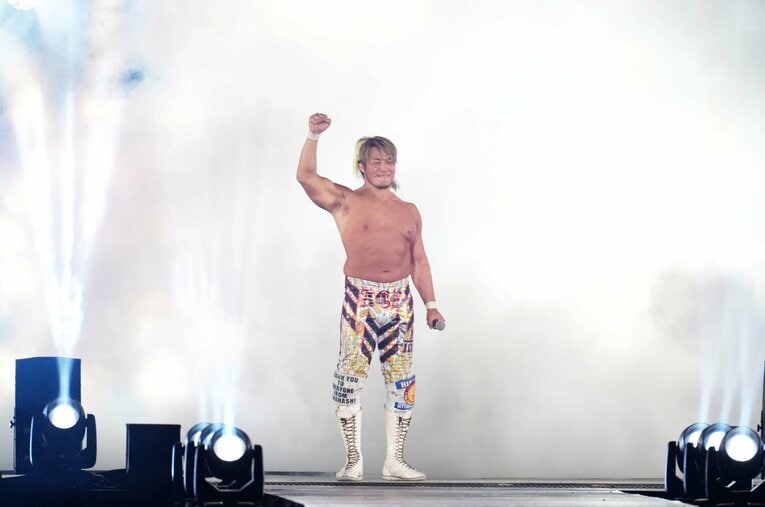 「愛してまーす！」のポーズでファンに応える棚橋弘至　©Essei Hara