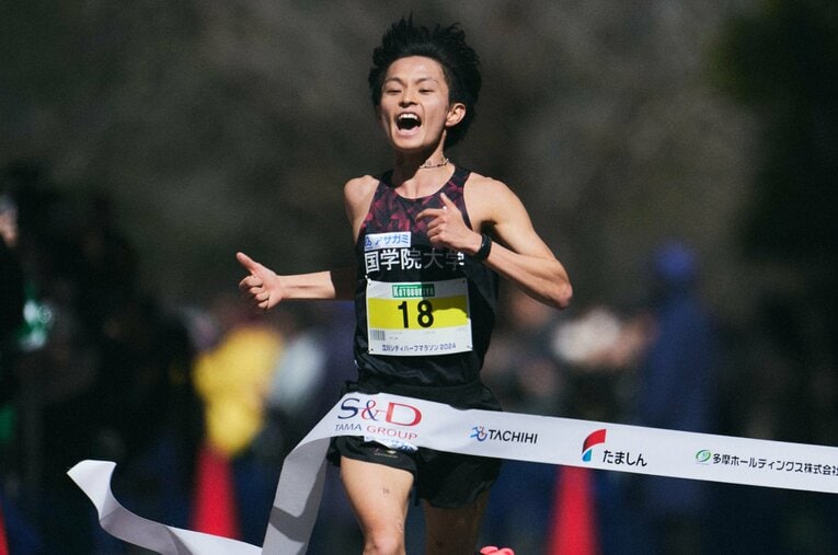 学生ハーフで優勝した國學院大2年生の青木　©Yuki Suenaga