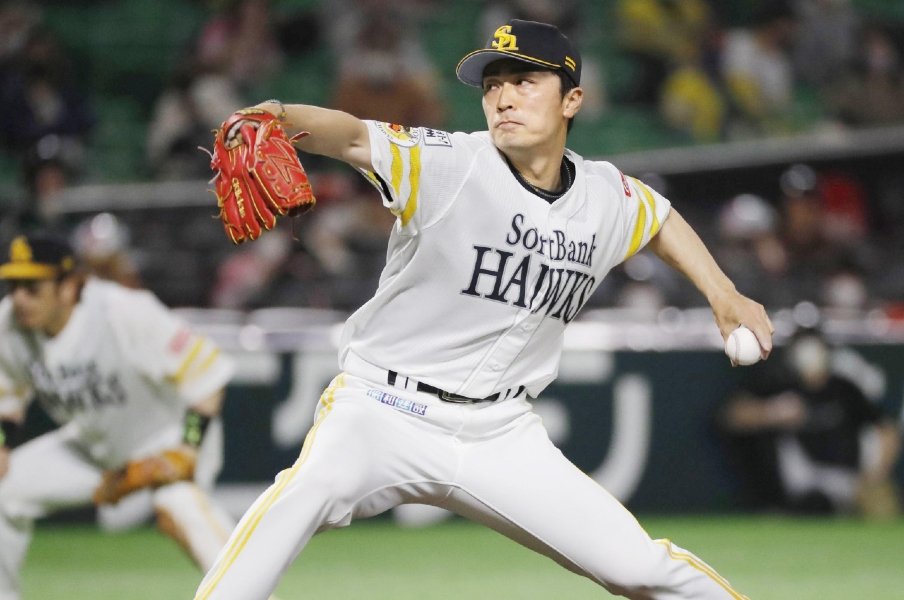 審判も驚く「和田毅のボールが蘇っている」…盟友・杉内俊哉とオフに話していた復活の要因とは?【40代での複数勝利は球団初】<Number Web> photograph by KYODO