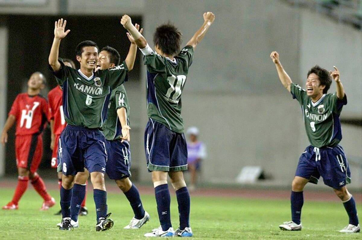 朝練でタバコは当たり前 カンニングも頻出 不良サッカー部が高校日本一に 土台は高圧的な 指示 命令 思考停止 からの脱却 高校サッカー Number Web ナンバー