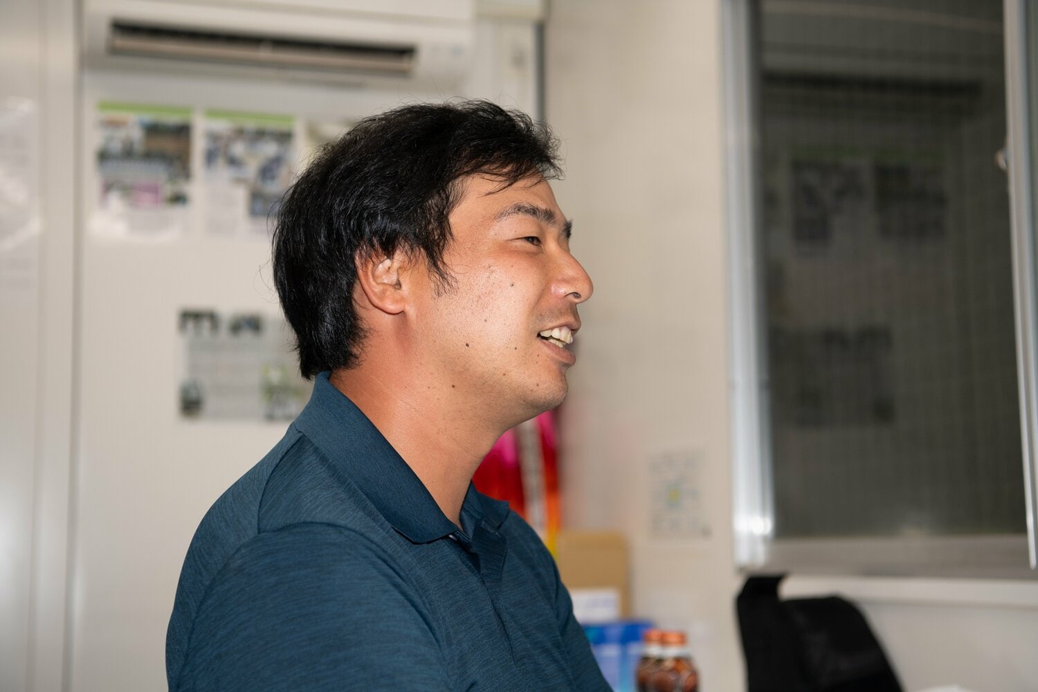 インタビューに応える英数学館の黒田監督。今春、英数学館を創部初の広島王者に導いた ©Kota Inoue