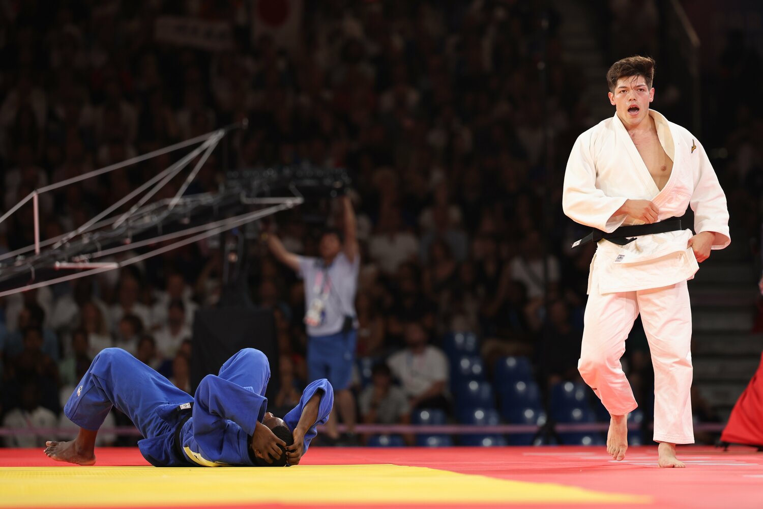 90kg以下級・村尾三四郎。内股でハンボウに一本勝ちした　©JMPA