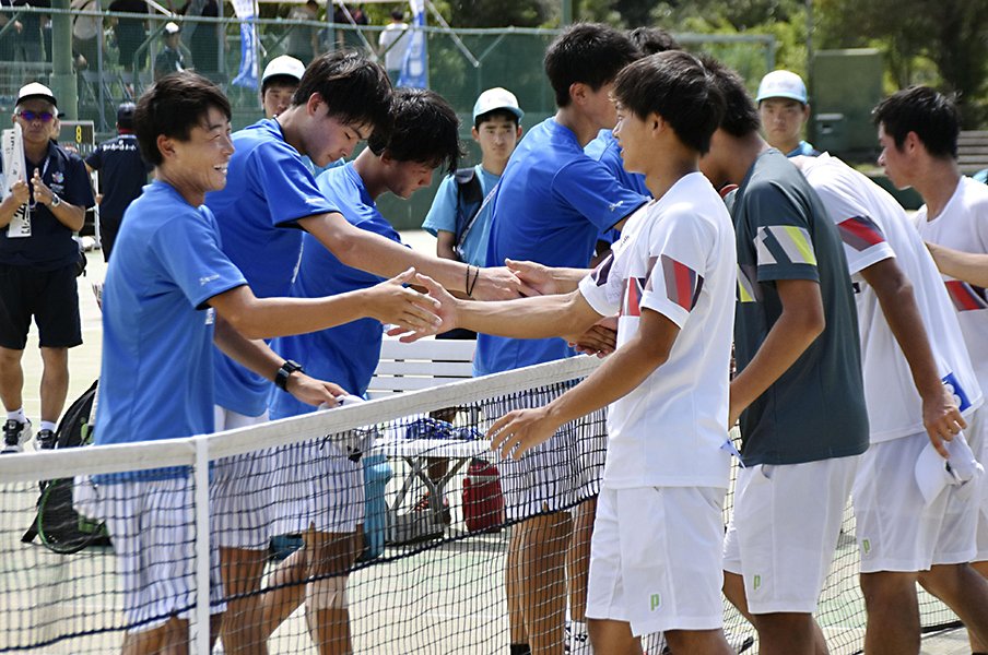 高校テニスの酷暑は甲子園以上？多数の救急搬送、日程改善は必須。＜Number Web＞ photograph by Kyodo News