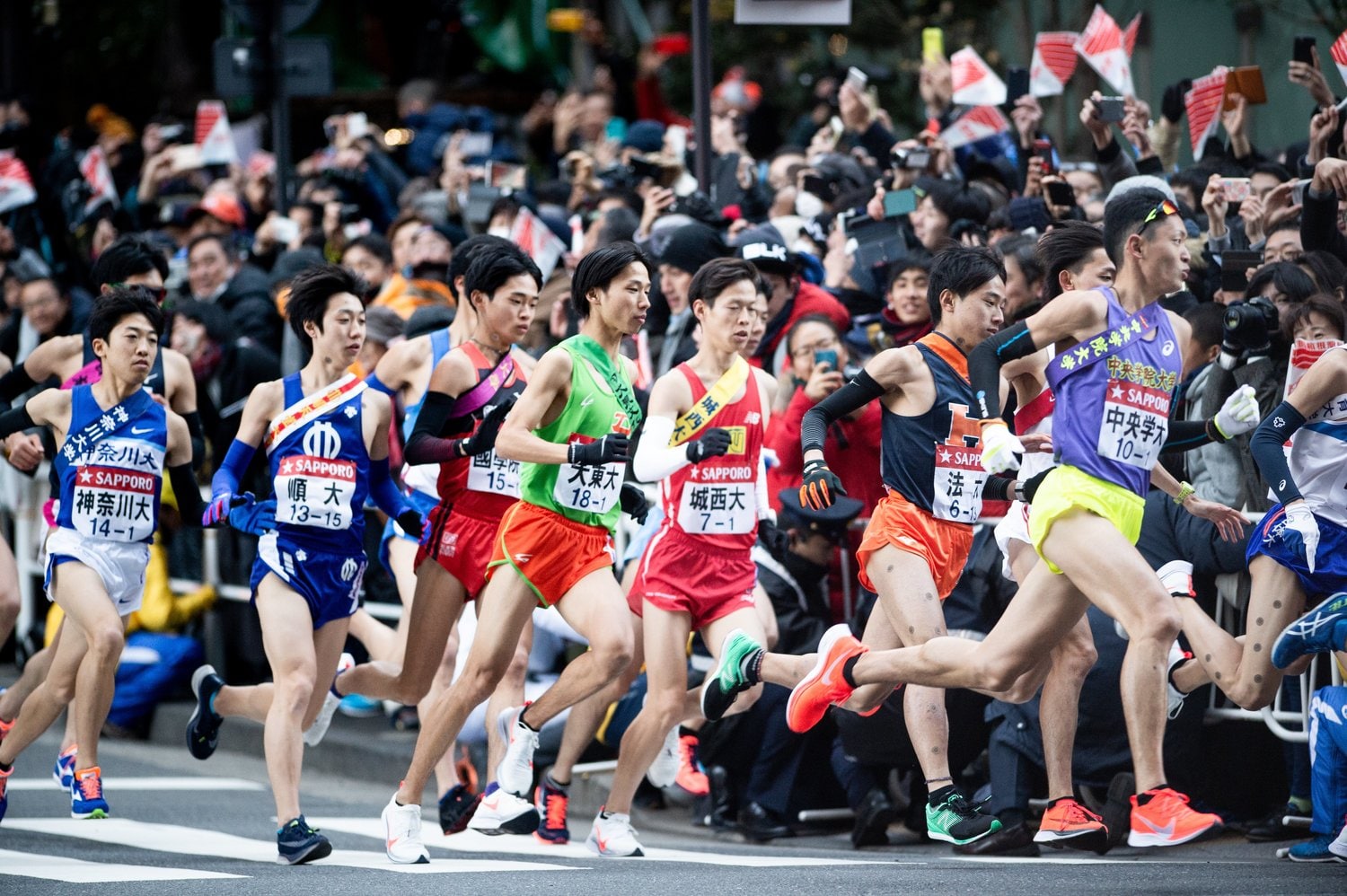 箱根駅伝ランナーの ふくらはぎ はなぜ細い 市民ランナーがマネできるトップ選手の4つのポイント 駅伝 Number Web ナンバー