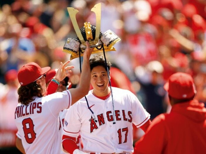 エンゼルス番記者は見た！ 大谷翔平はなぜ愛されるのか？ 仲良しサンドバルに辛口ジョークも…「トラウトには“ちょっかい”をかけない」＜Number Web＞ photograph by Yukihito Taguchi