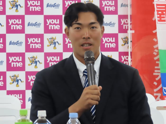 ドラフト明暗「おいおいどこ行くねん！」育成2位に興奮23歳、指名漏れ選手がスマホを…コーチは本音「野手の評価が厳しい」独立L球団の長い1日＜Number Web＞ photograph by Kou Hiroo