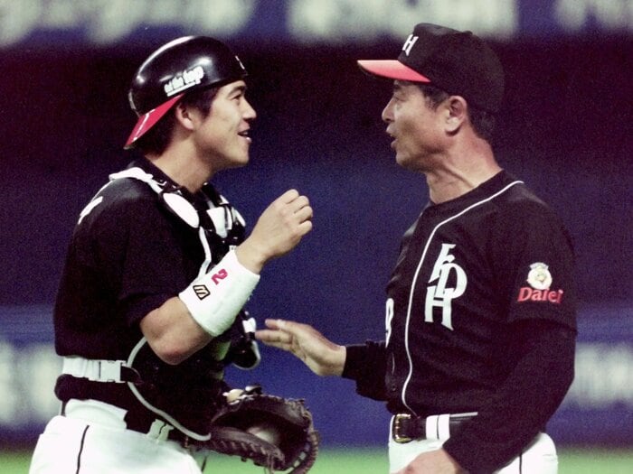 「お前、監督の椅子を蹴るとは！」「蹴ってないですよ！」ホークス城島健司と王貞治の“大騒動”の真相「俺、王さんに当たられた唯一の男です（笑）」＜Number Web＞ photograph by Naoya Sanuki