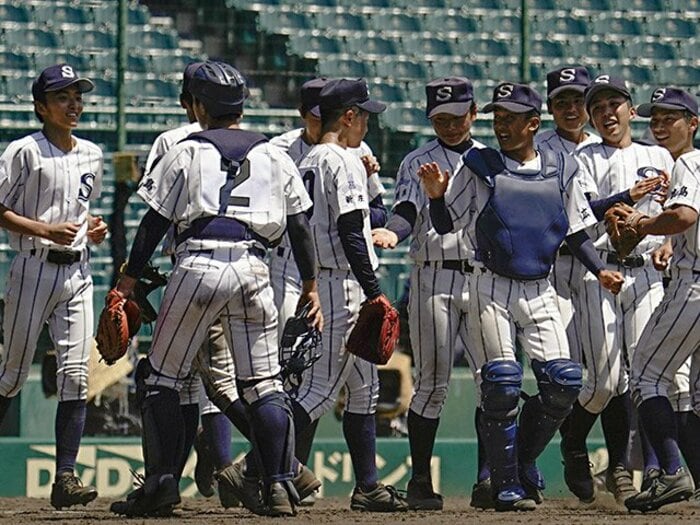 3年生の起用か、2年生の経験か。天理と広島新庄の別れた判断。＜Number Web＞ photograph by Kyodo News