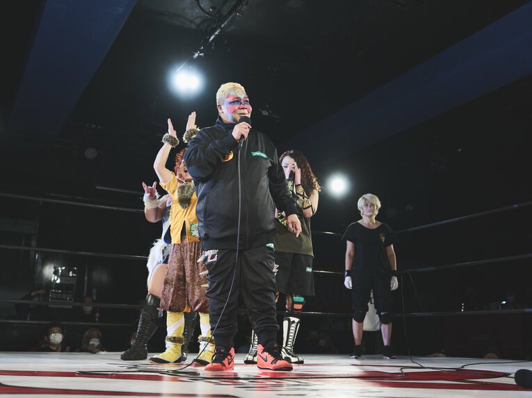 千鳥も脱帽「今後のロケは全部アジャになる」 アジャコングがバラエティで抜群の存在感を放つワケ「一斗缶攻撃も躊躇していられなかった」(25)