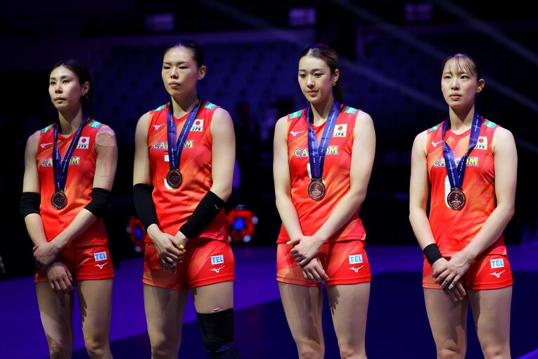 優勝すればロス五輪の出場権を獲得できたアジア選手権だったが、女子日本代表は銅メダルに終わった　©︎JVA/AFLO SPORT
