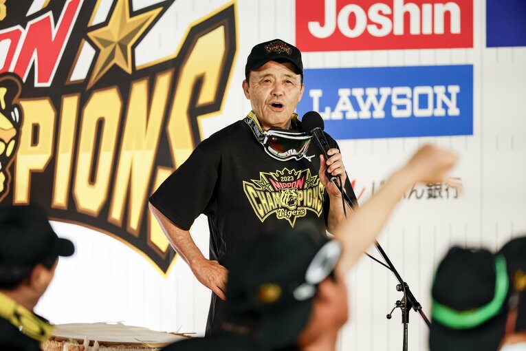 ビールかけで… ©Kichi Matsumoto