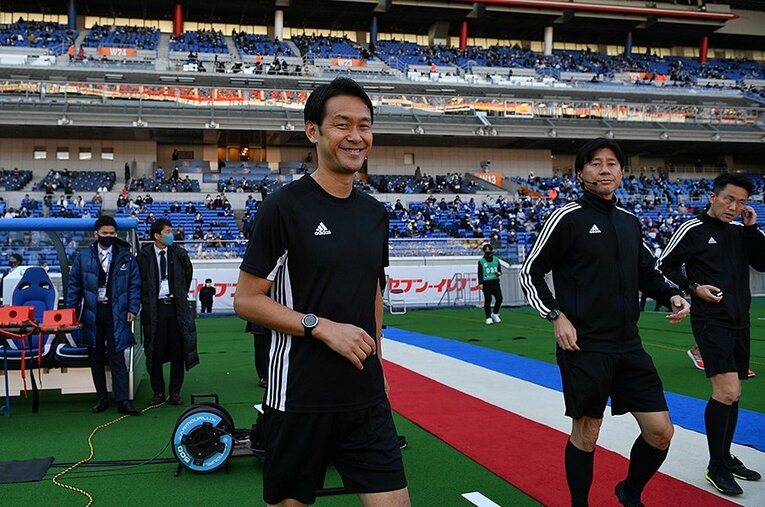 2002年から積み重ねてきた審判としてキャリア。さまざまな経験を積んだことで、レフェリングにも変化があらわれたという ／ photograph by J.LEAGUE