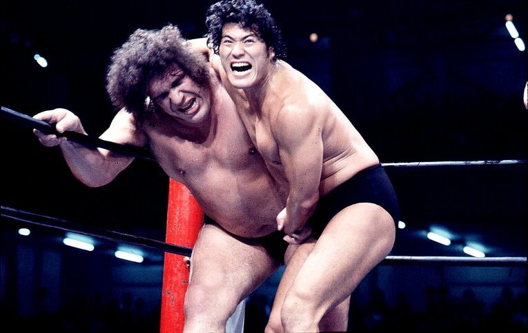 アンドレ・ザ・ジャイアントvsアントニオ猪木 ／ photograph by AFLO