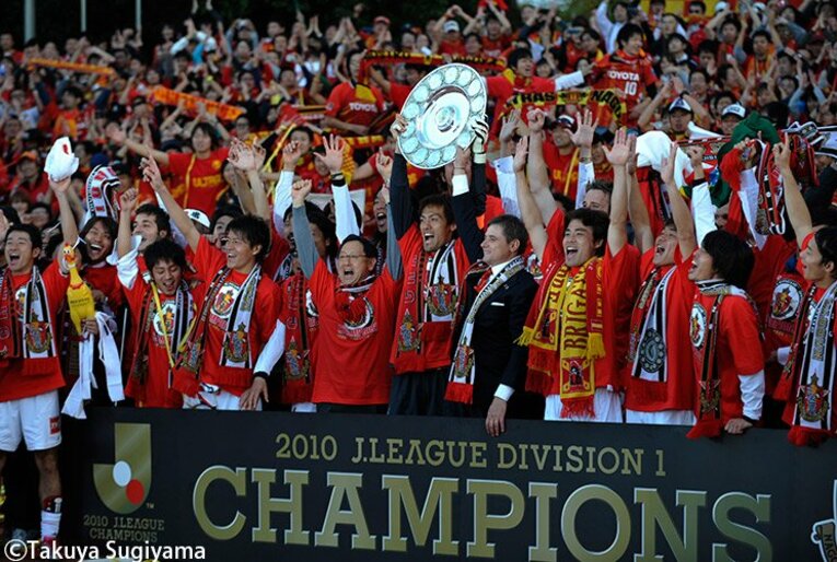 小川佳純が盟友・巻佑樹GMからの監督オファーに即答した理由。「ピクシーもそうでした」(4) ／ photograph by Takuya Sugiyama