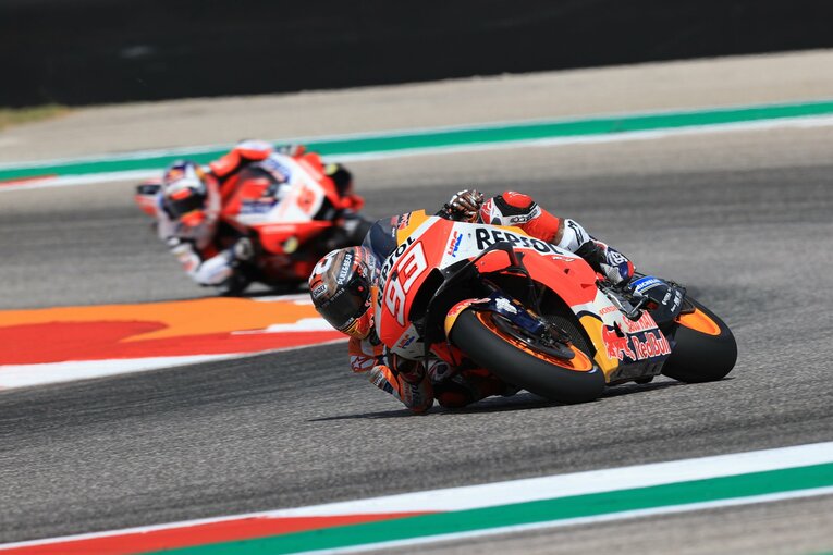 photograph by Satoshi Endo