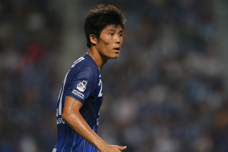 アビスパ福岡がJ1に昇格した2016年シーズン。井原は冨安を10試合に起用した　©J.LEAGUE