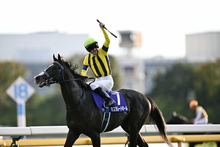 マスカレードボールのウイニングラン　©Keiji Ishikawa