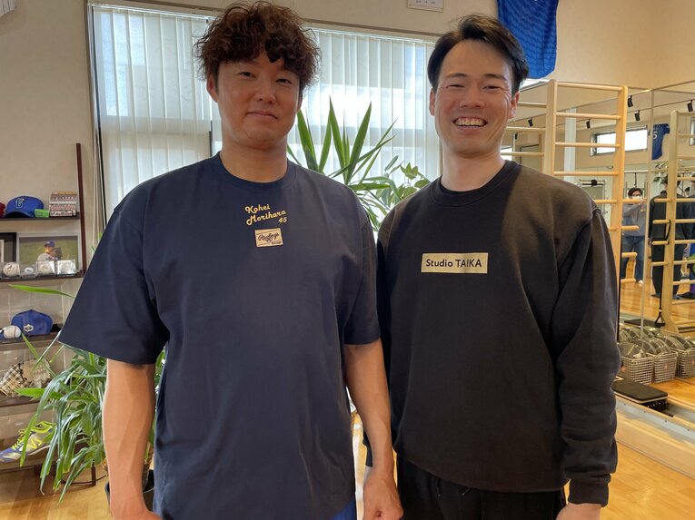 森原と幼馴染みの佐藤代表（右）　©Takashi Ishizuka