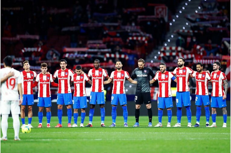 久保建英が“鉄壁アトレティコDF”をミスらせた　今季初ゴール写真に感じる「タケの厄介さ」とは〈撮影者の視点〉(8)