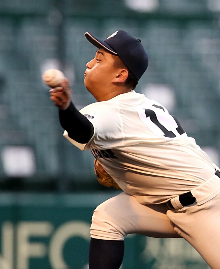 石見智翠館の変則左腕・山本由吾　©Sankei Shimbun