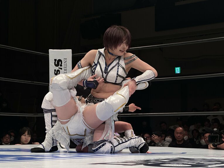 安納サオリvs中野たむ　©Norihiro Hashimoto