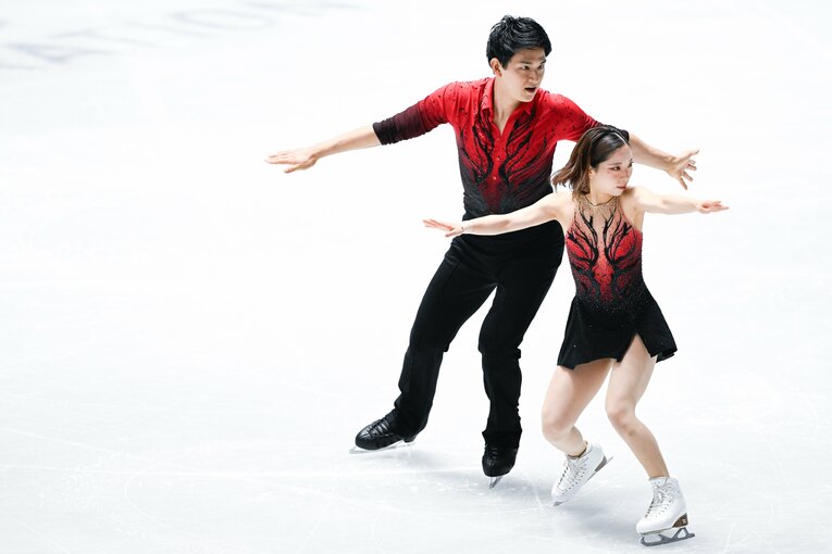 全日本選手権SP。三浦に左肩脱臼のアクシデントがあった【スワイプするとそのほかの写真もご覧になれます】　©Asami Enomoto