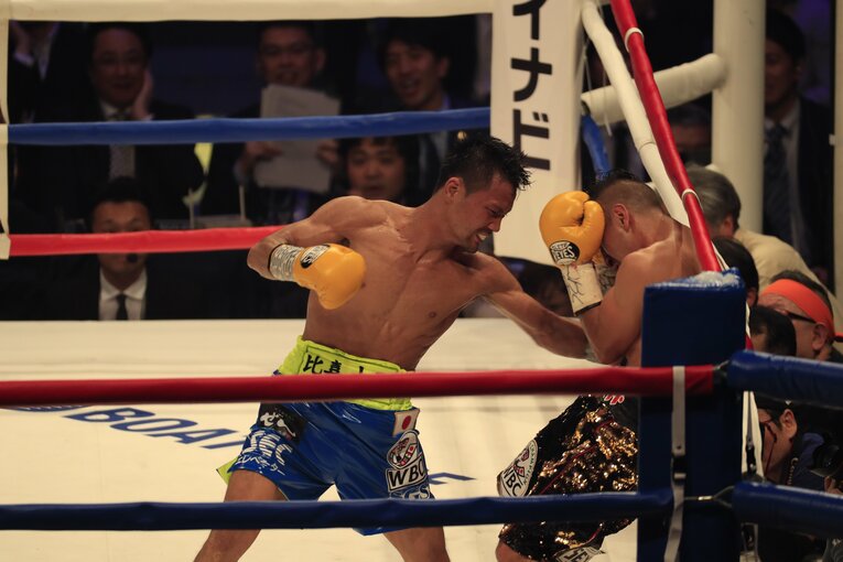 比嘉大吾の“獰猛”なラッシュ（3枚目／全4枚）©Tadashi Shirasawa