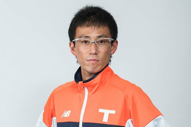 拓殖大学・山下拓郎監督　©板山哲也（スタジオジーマック）